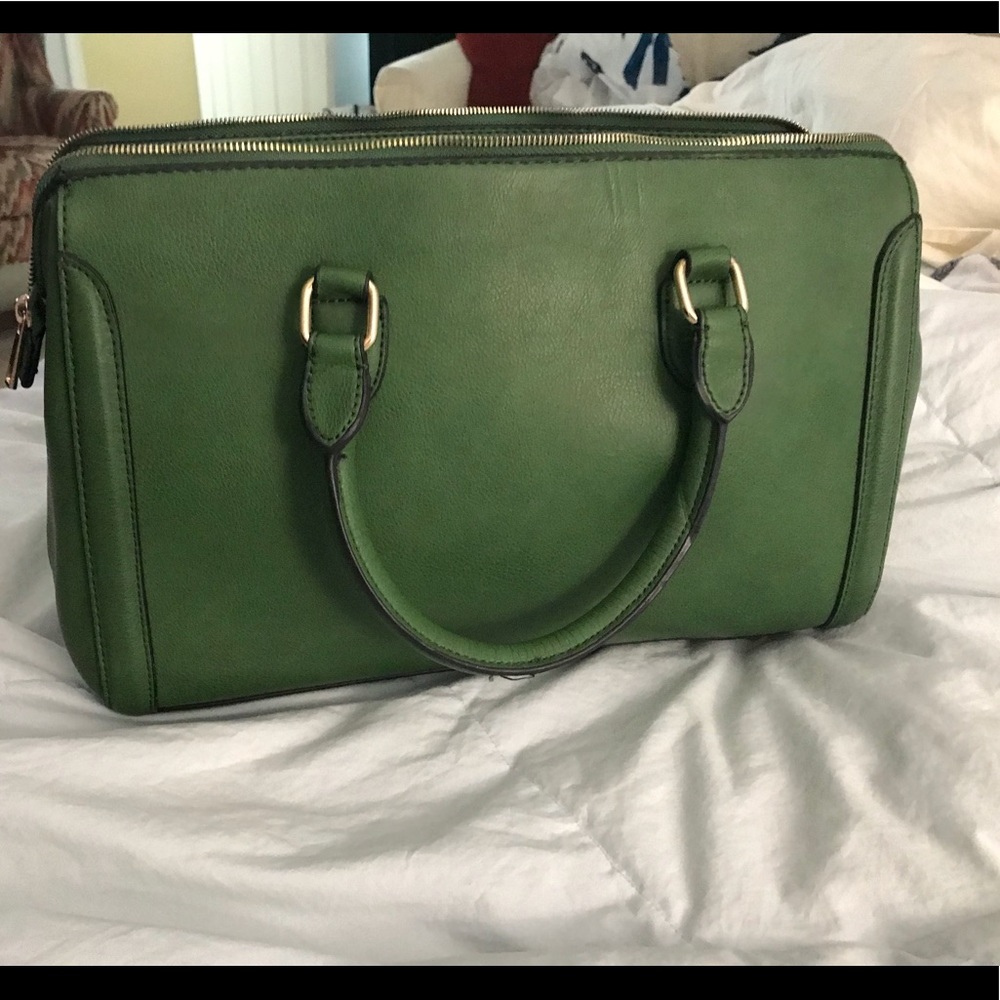 Cute Kelly green purse